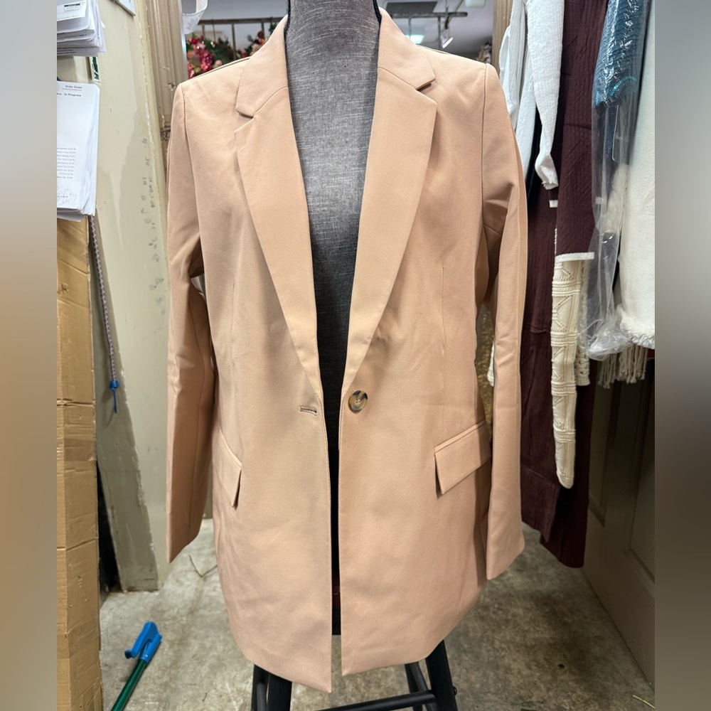 Elegant Women's Beige Blazer